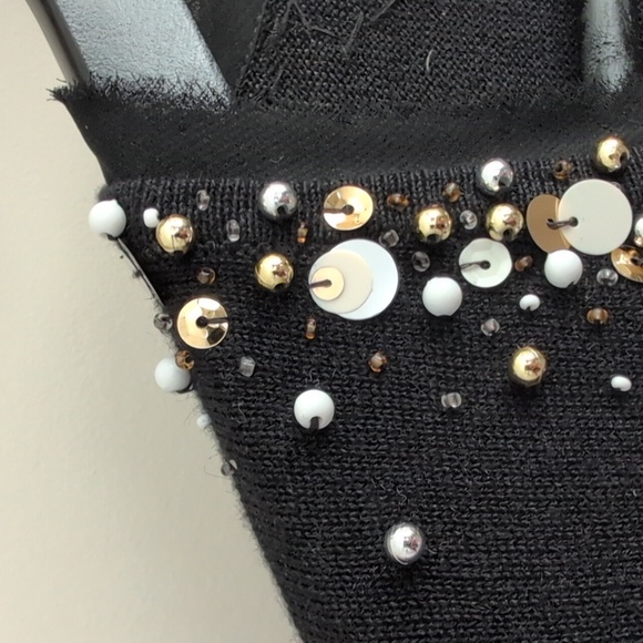 Boston Proper Women's Embellished V-Neck Christmas Sweater - Picture 4 of 8